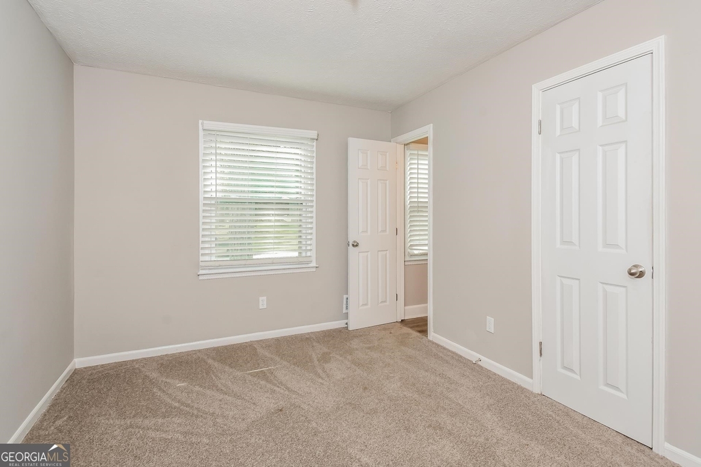 7279 Bluestone Drive - Photo 11