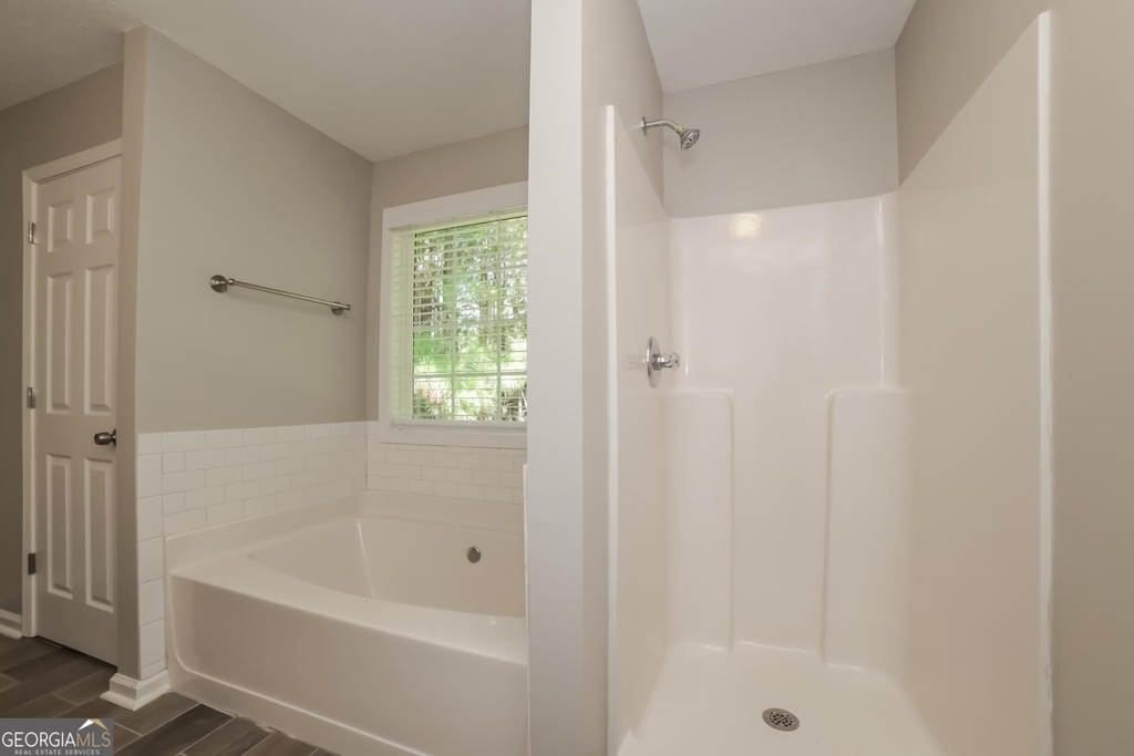 5880 Raventree Court - Photo 8