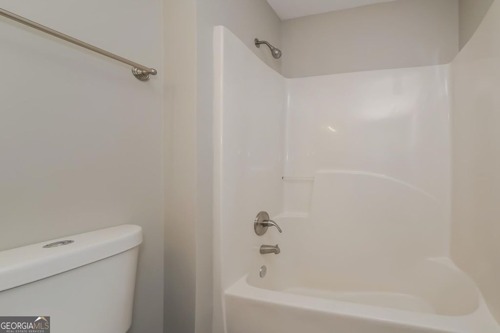 5880 Raventree Court - Photo 13