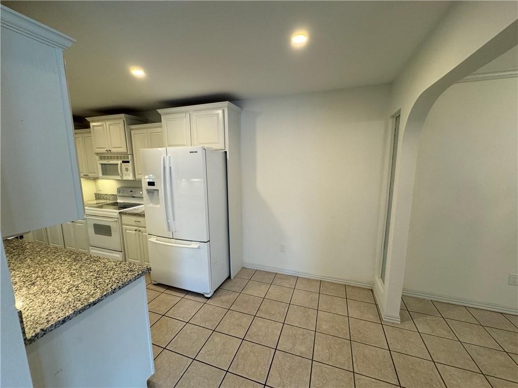 2901 Sterling  Ct - Photo 3