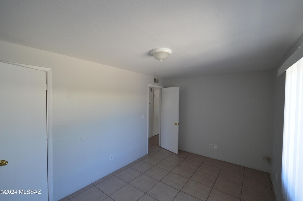 348 E Delta Road - Photo 3