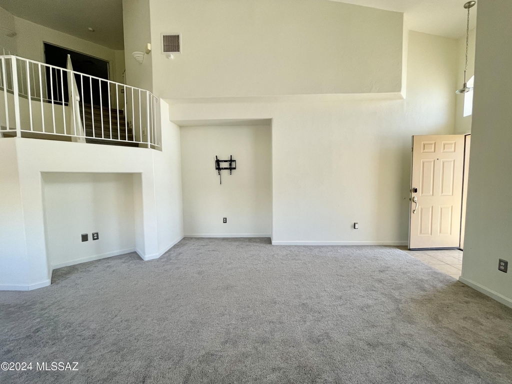 8701 E Chimney Spring Drive - Photo 12