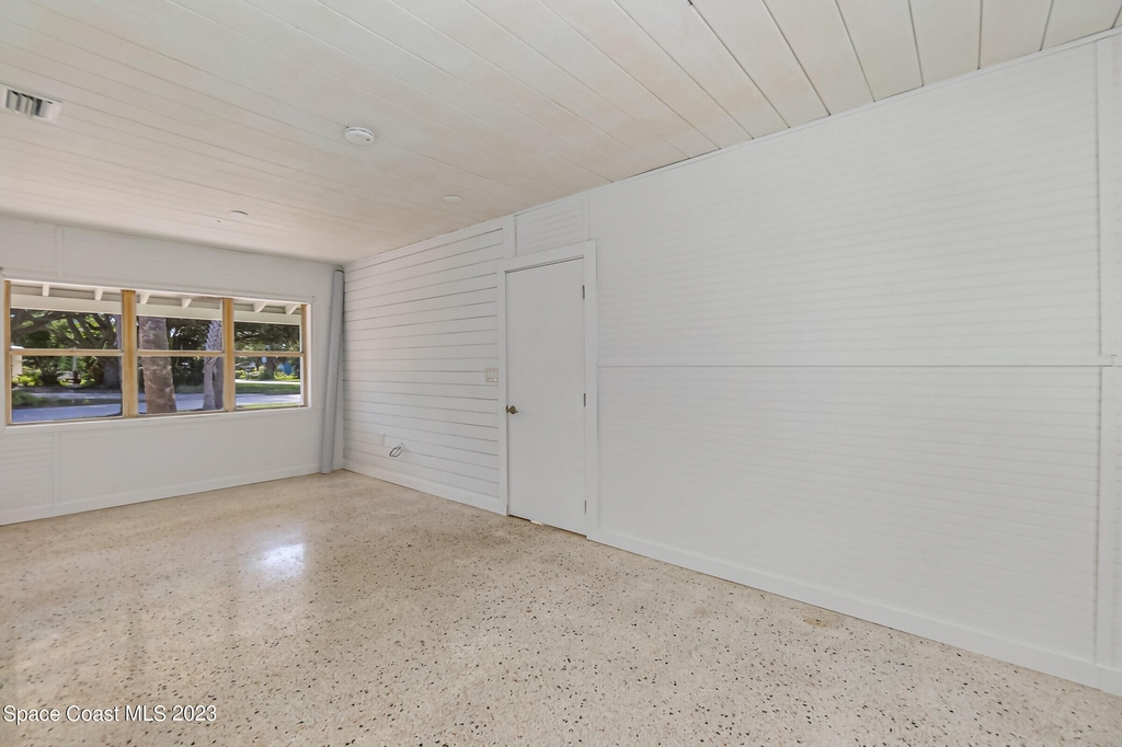 2040 Palm Avenue - Photo 11