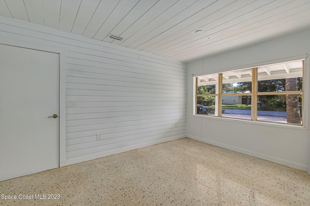 2040 Palm Avenue - Photo 10