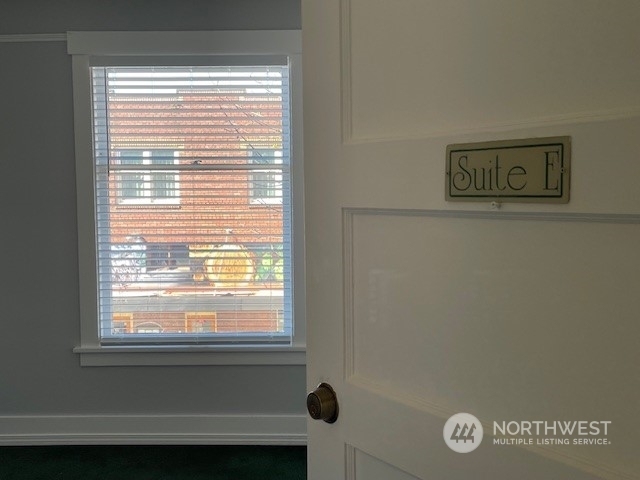 104 W Meeker - Photo 1