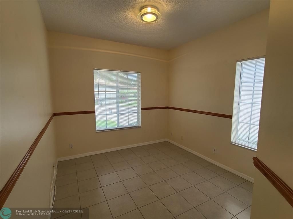 1065 Sw 42nd Ter - Photo 5