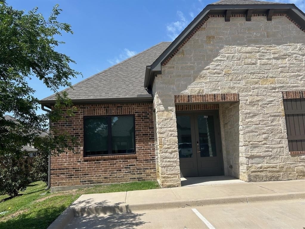 4425 Plano Parkway - Photo 2