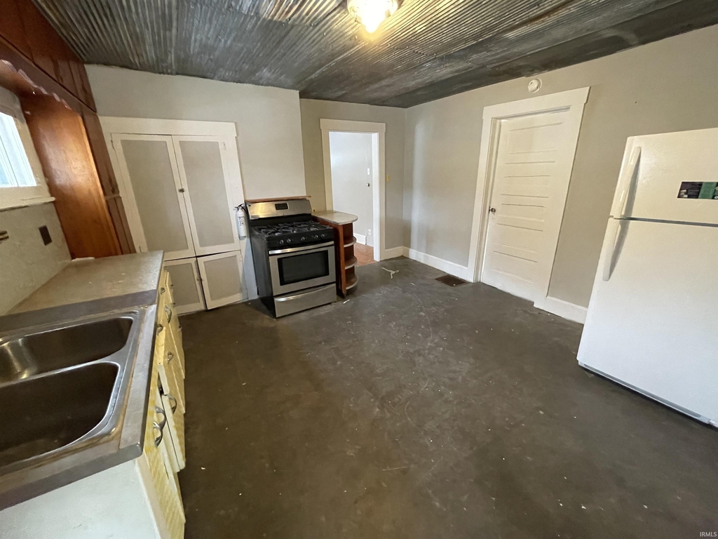 521 W Wylie Street - Photo 13