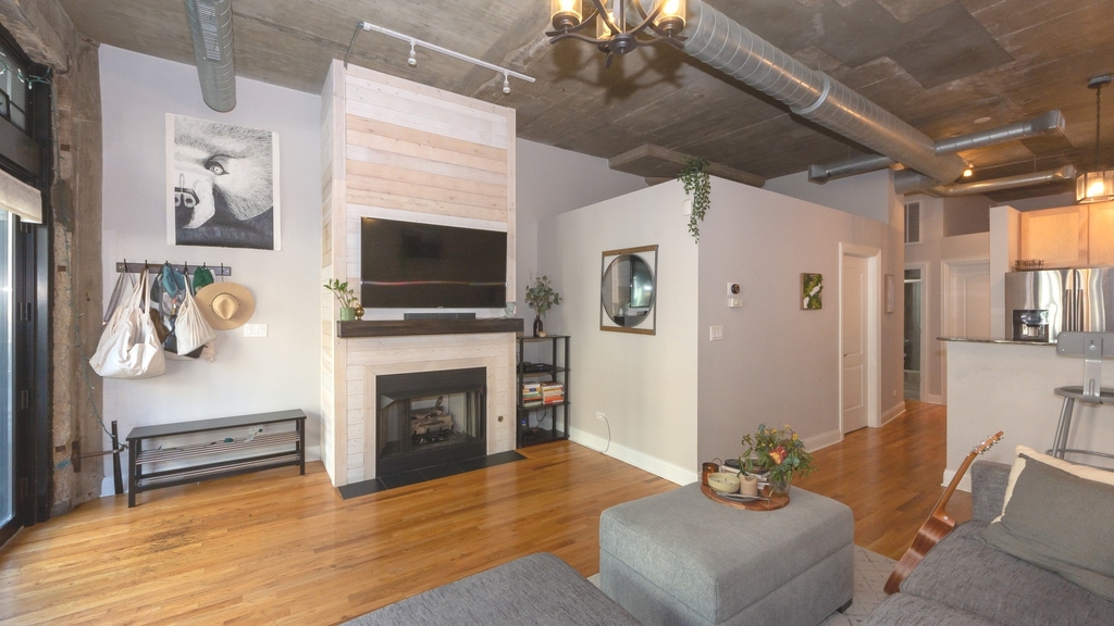 1070 W 15th Street - Photo 6