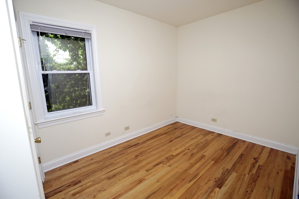 1442 W Barry Avenue - Photo 6