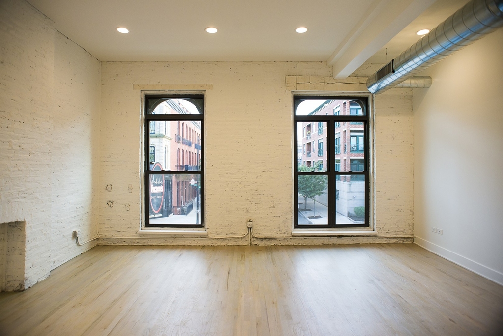 1104 W Madison Street - Photo 1