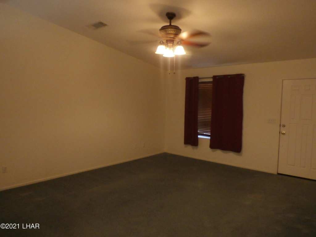 3755 Clearwater Dr - Photo 2