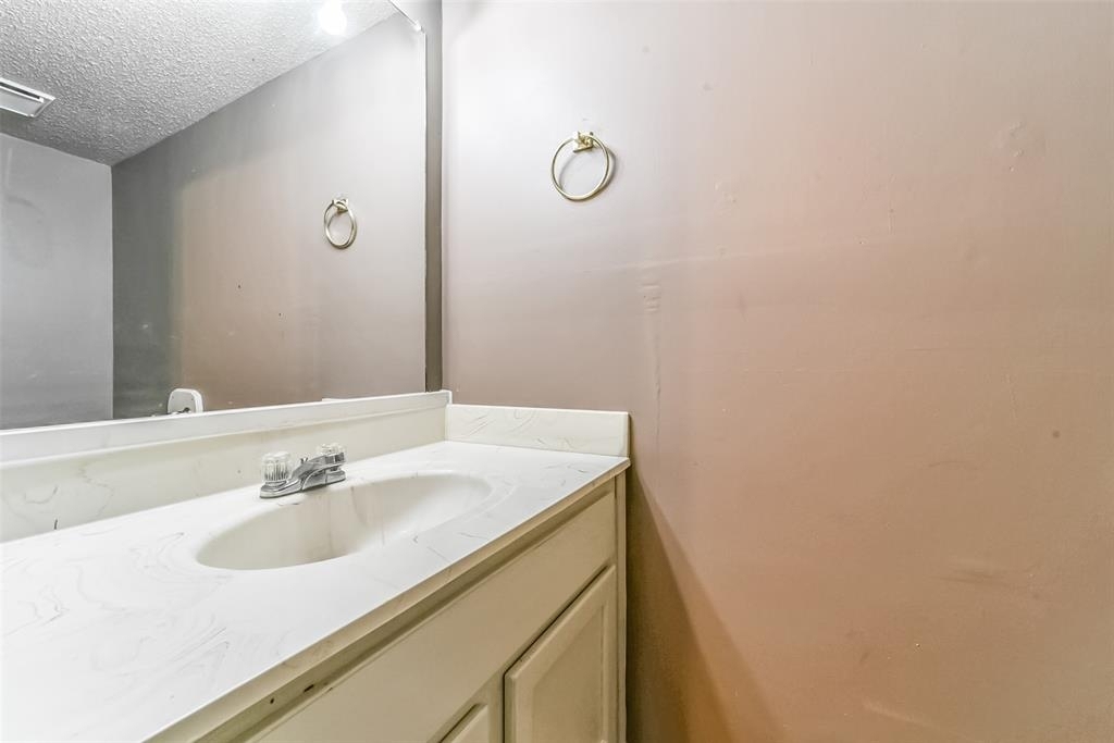 15346 Falmouth Avenue - Photo 17