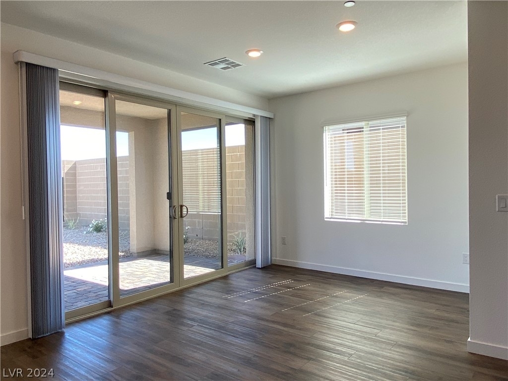 11687 Desert Hollow Avenue - Photo 4