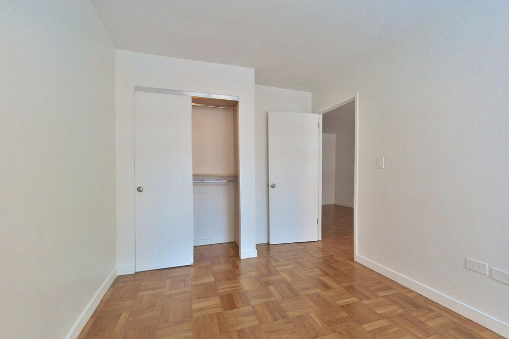 145 4th Avenue, 6J - Photo 6