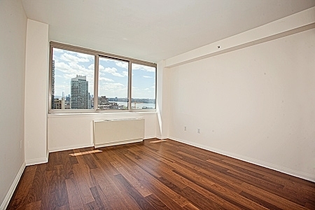 10 Avenue - Photo 1