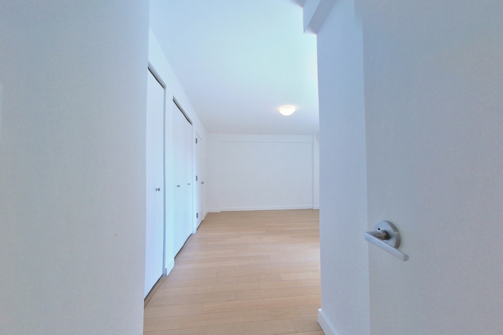 222 East 39th Street, 19G - Photo 5