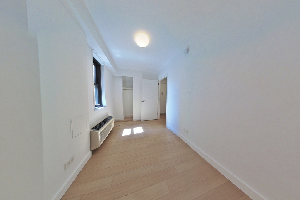 222 East 39th Street, 19G - Photo 12