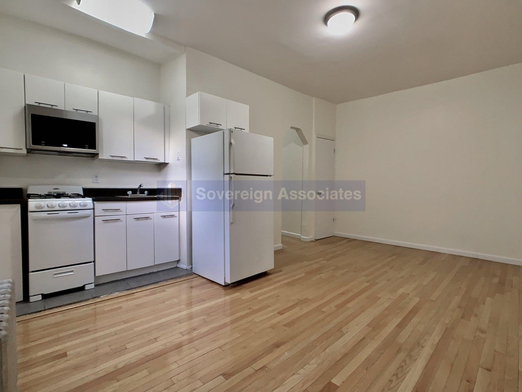 12 Pinehurst Avenue - Photo 1