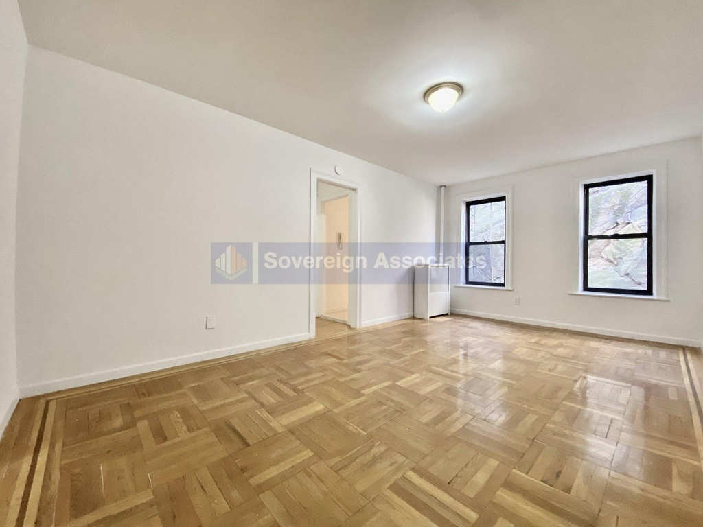 44 Bennett Avenue - Photo 3