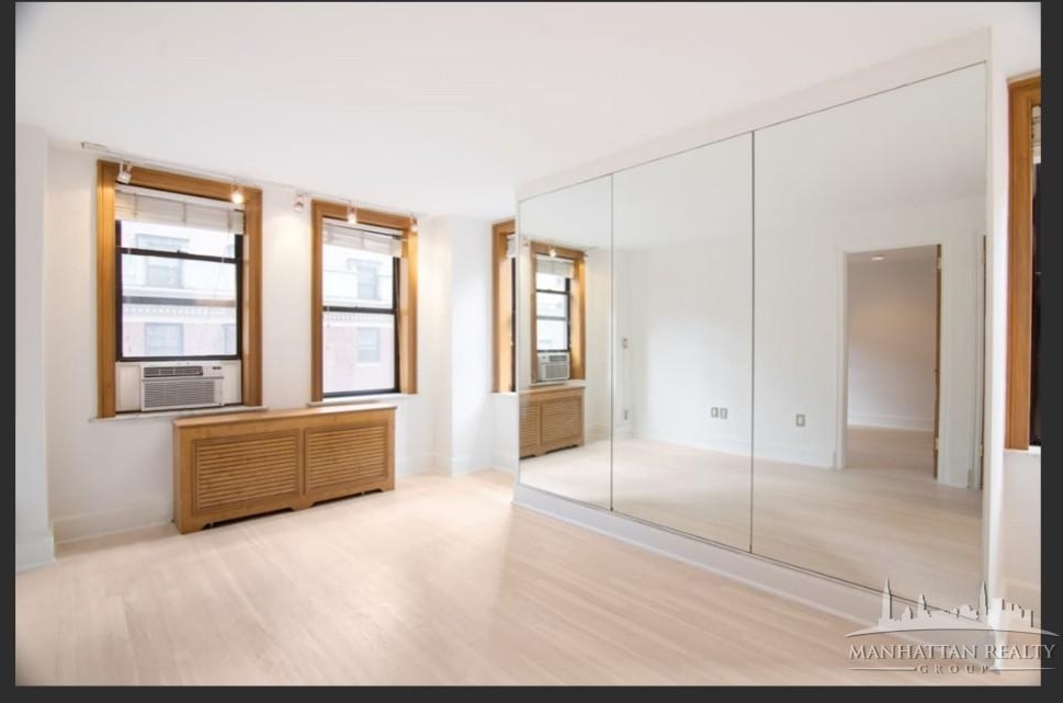 W 58th St - Photo 2