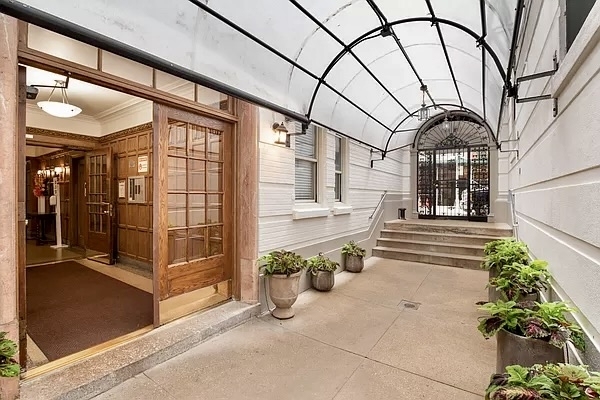 25 East 10th Street - Photo 6
