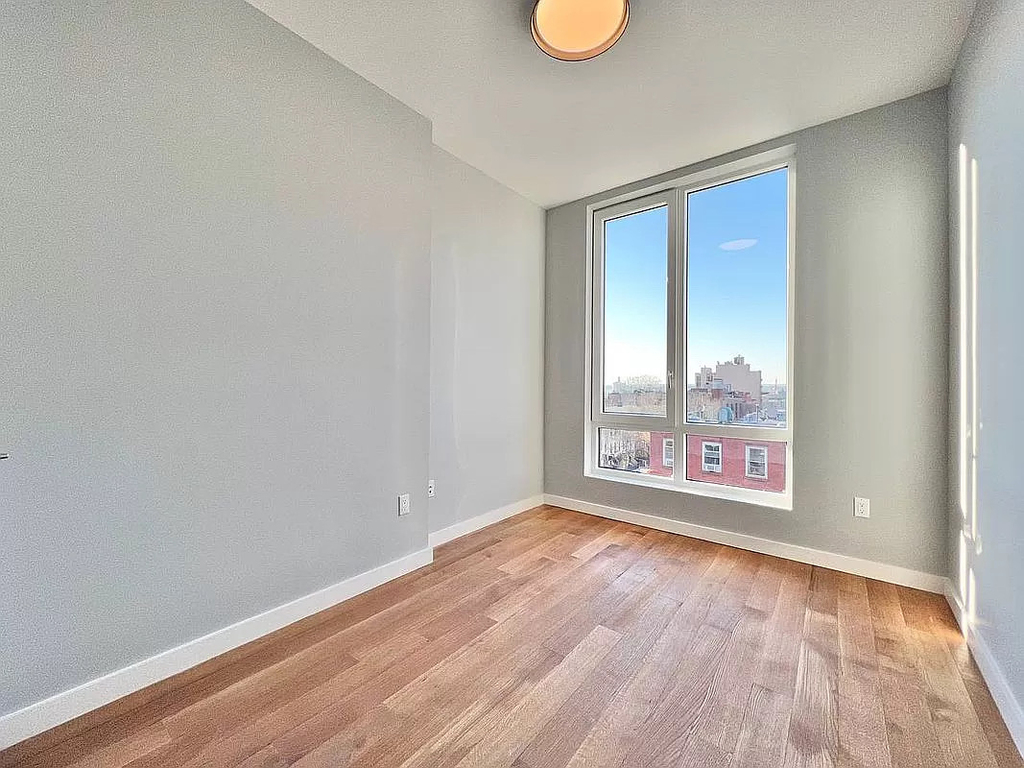 689 5th Avenue - Photo 2