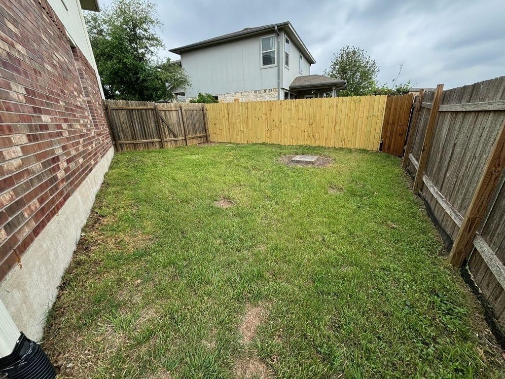 1204 Hensley Dr - Photo 15