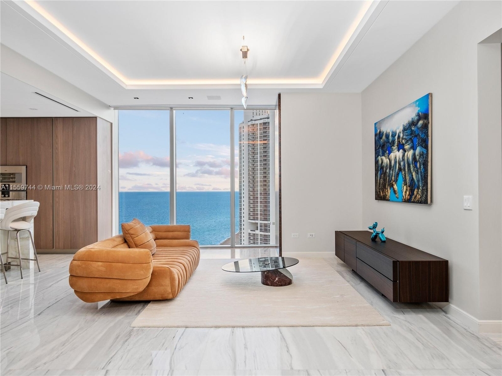 18501 Collins Ave - Photo 15