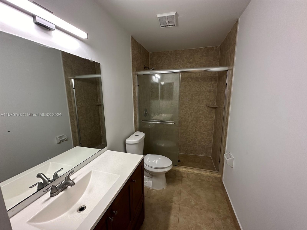 3453 Nw 44th St - Photo 16