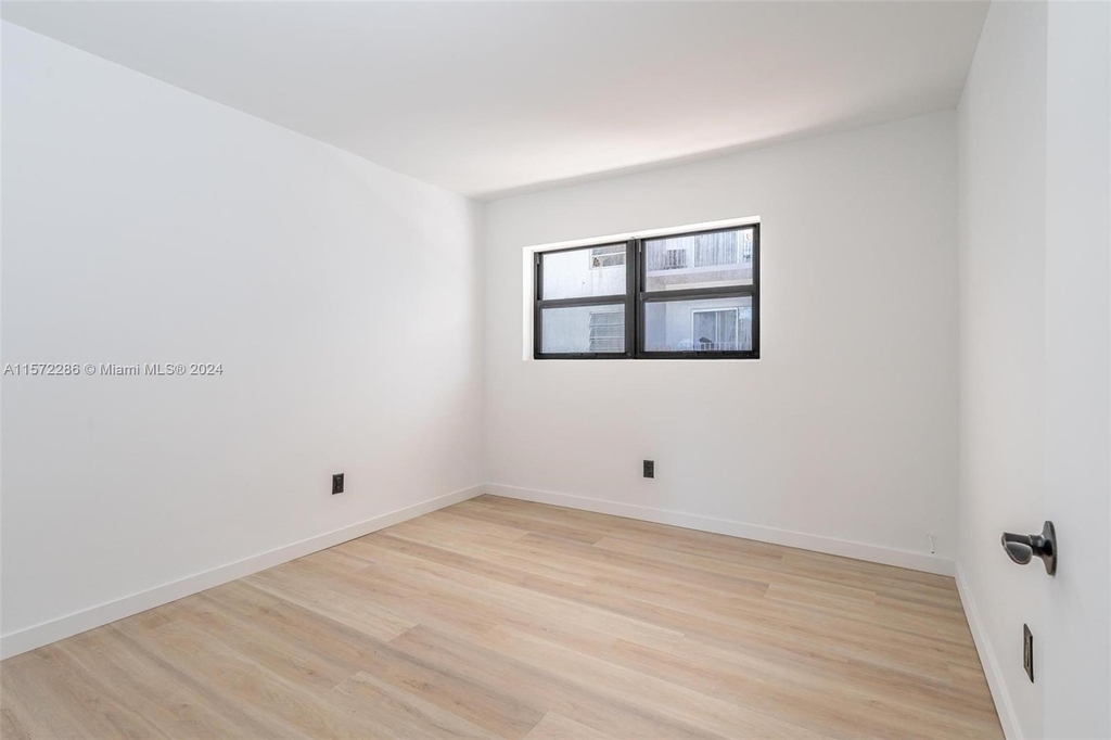 1525 Ne 135th St - Photo 11