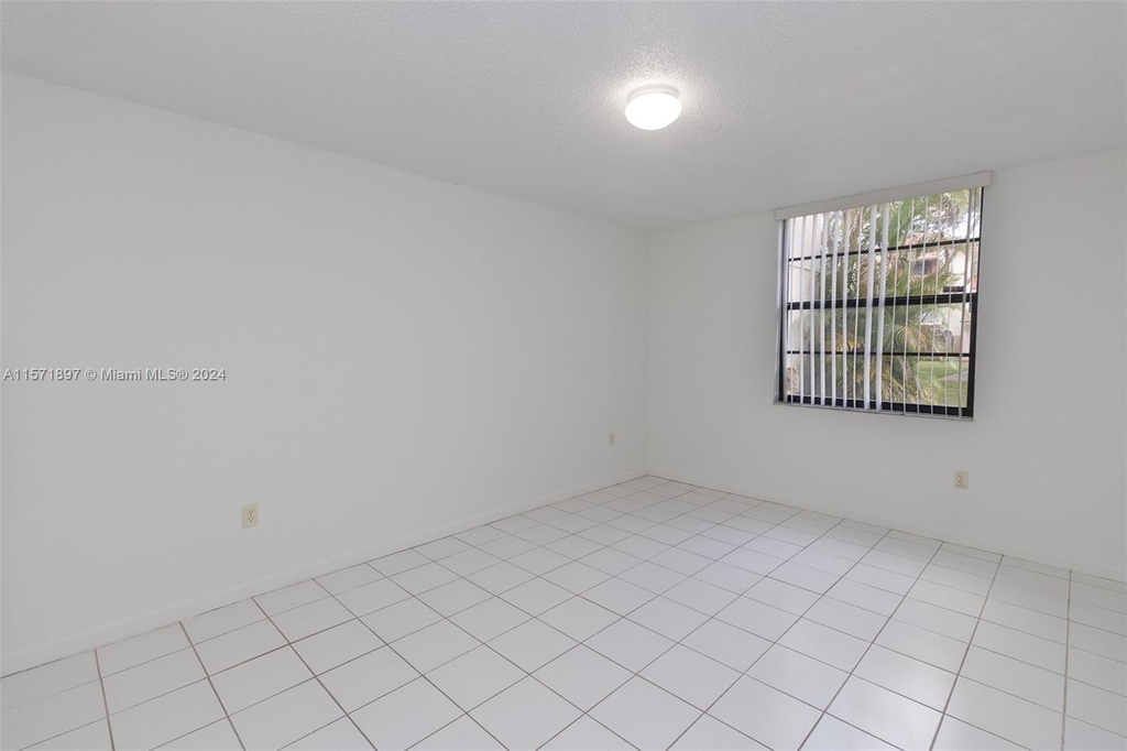 1744 Nw 55th Ave - Photo 7