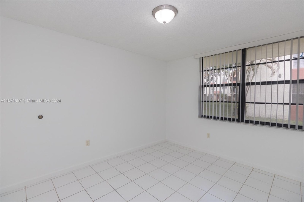 1744 Nw 55th Ave - Photo 10