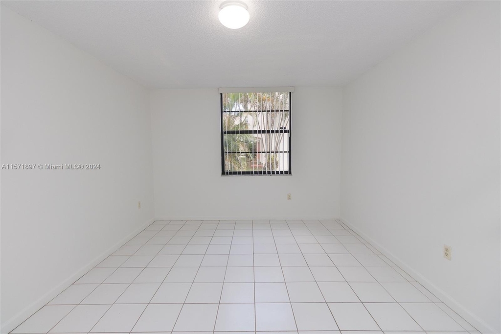 1744 Nw 55th Ave - Photo 6