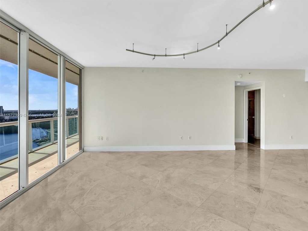 16500 Collins Ave - Photo 11