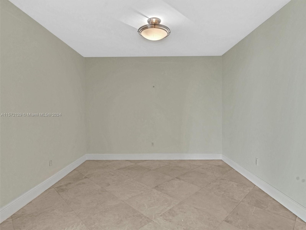 16500 Collins Ave - Photo 4
