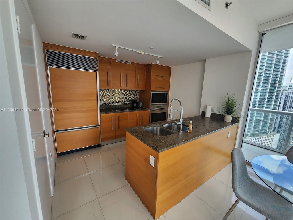 485 Brickell Ave - Photo 3