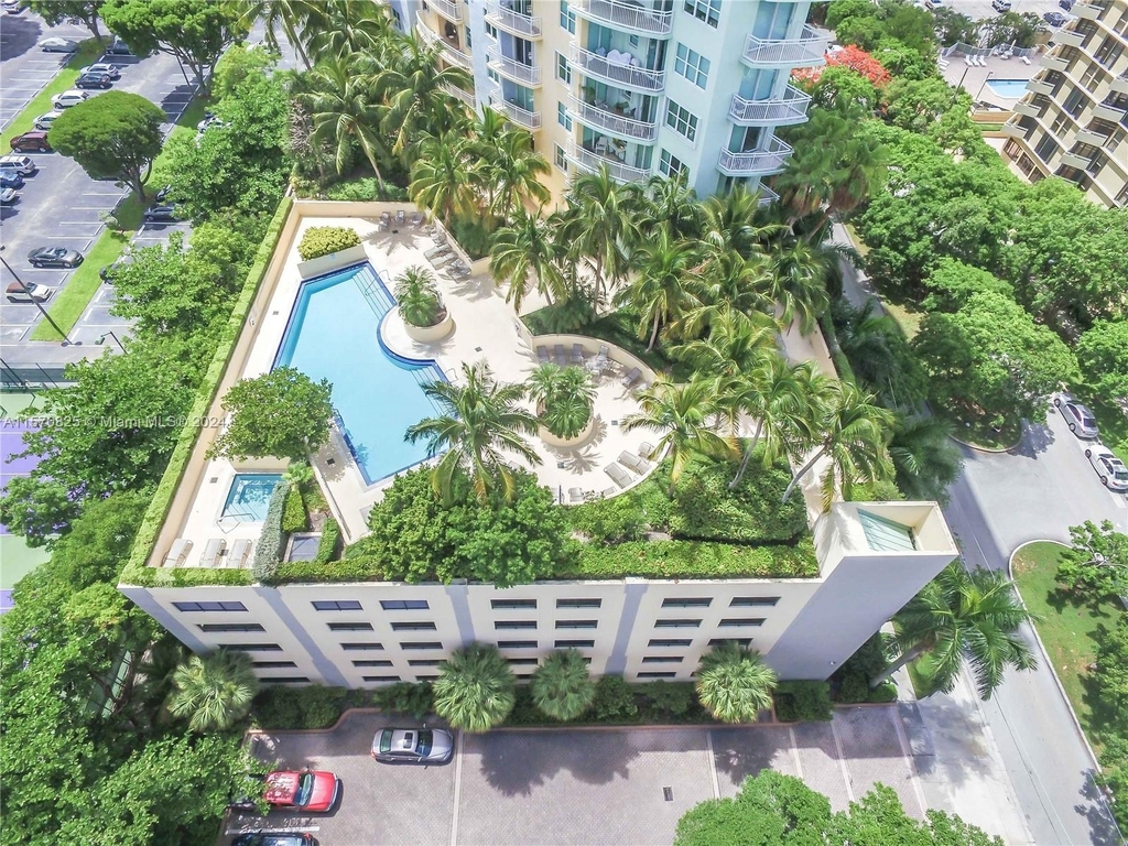 2475 Brickell Ave - Photo 8