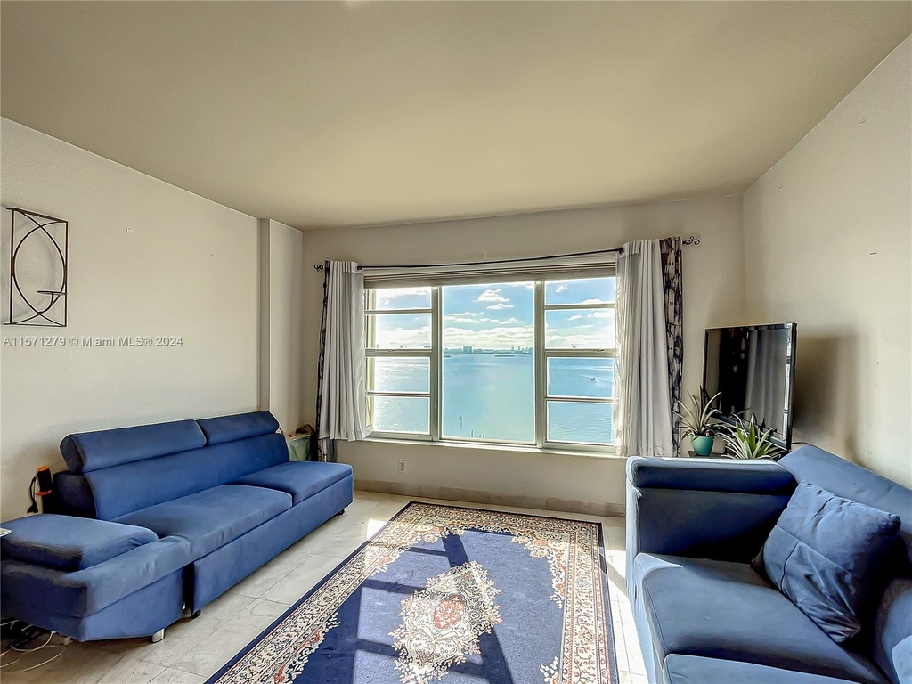 11111 Biscayne Blvd - Photo 14