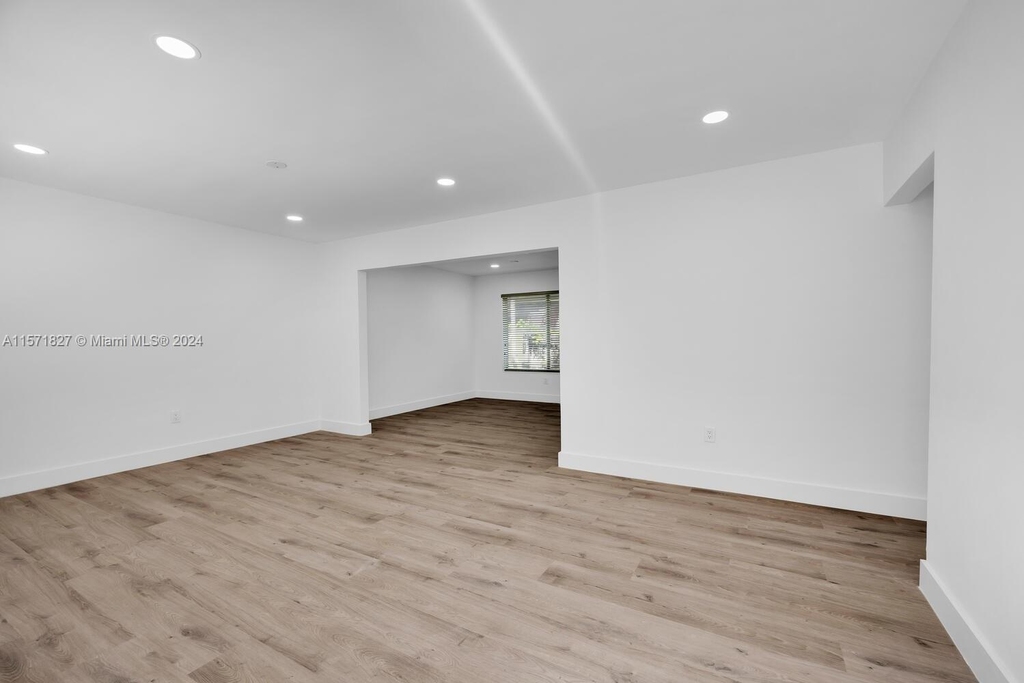 3445 Sw 23rd Ter - Photo 6