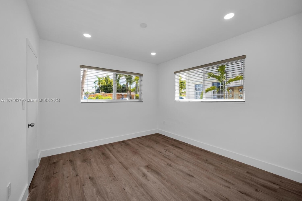 3445 Sw 23rd Ter - Photo 16