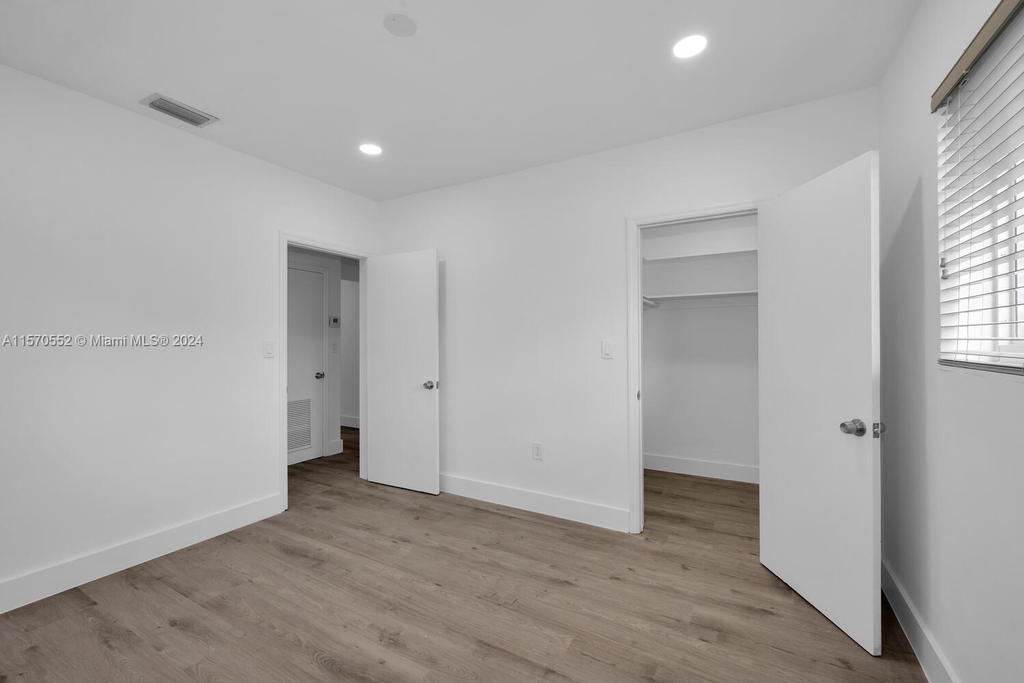 3445 Sw 23rd Ter - Photo 14