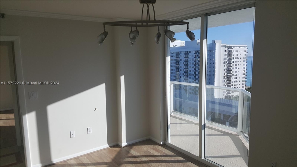 5900 Collins Ave - Photo 23