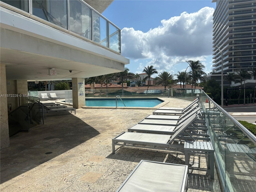 5900 Collins Ave - Photo 31
