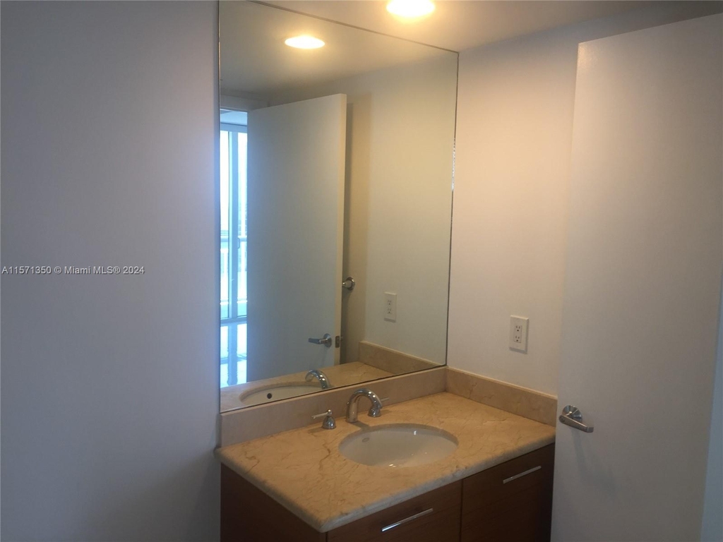 50 Biscayne Blvd - Photo 17