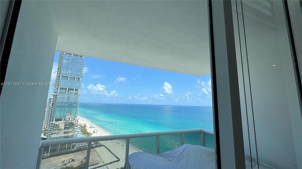 18201 Collins Ave - Photo 3