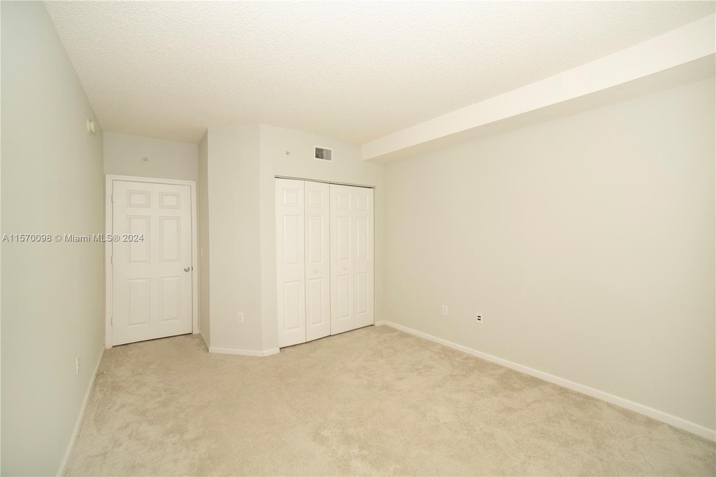 17145 N Bay Rd - Photo 25