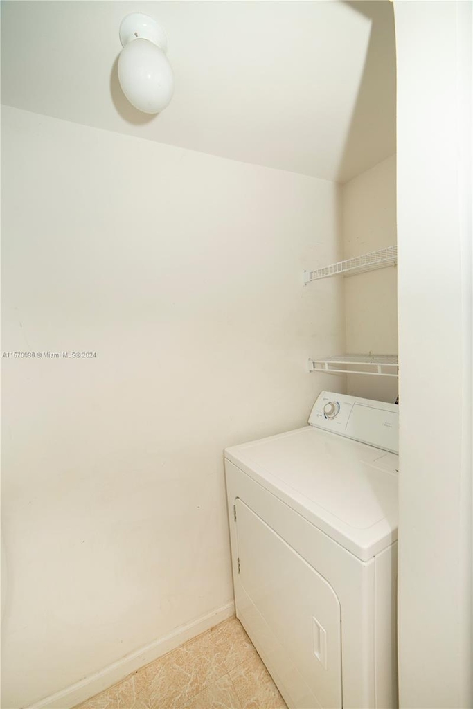 17145 N Bay Rd - Photo 32