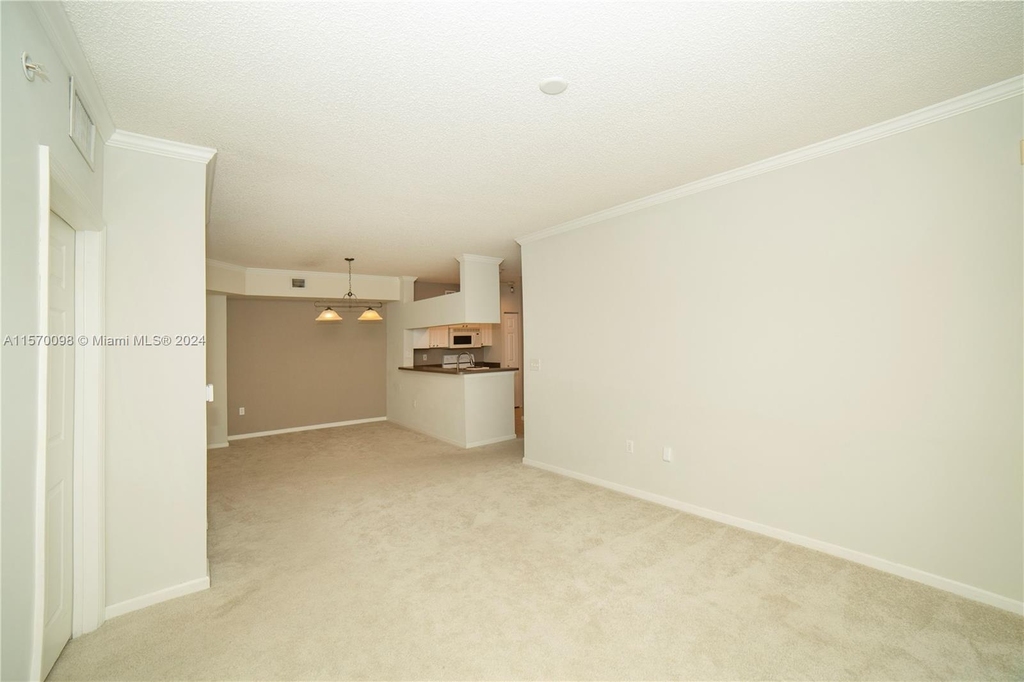 17145 N Bay Rd - Photo 4