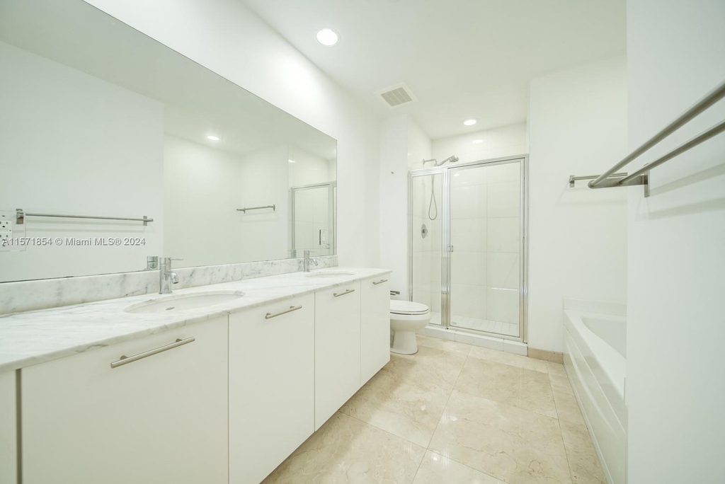 950 Brickell Bay Dr - Photo 11